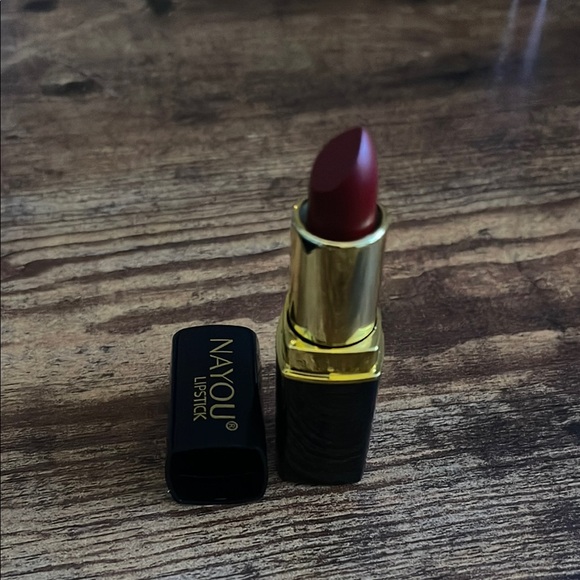 New!! Nayou Black Lipstick #604 - Picture 2 of 4